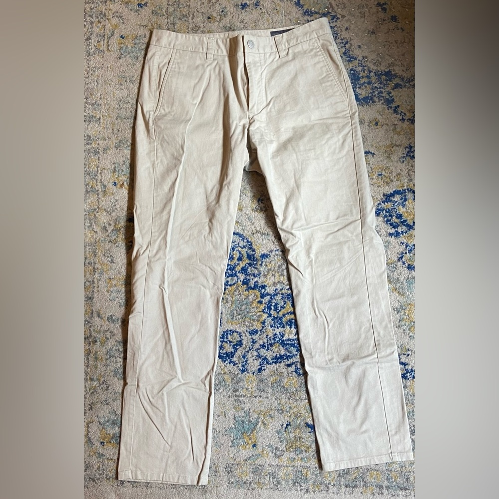 Bonobos Original Stretch Washed Chinos in Slim 32 Waist / 30 Length.